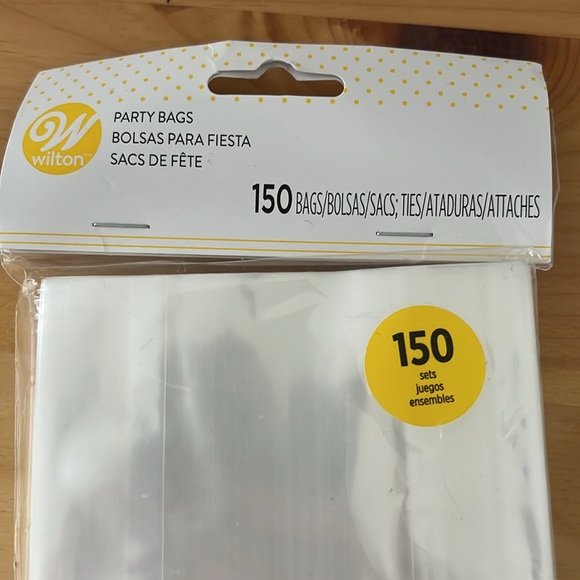 Wilton Clear Treat Bags, 150-Count - Picture 2 of 4
